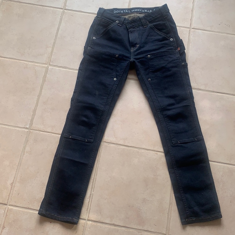 Dovetail maven slims size 4/28.